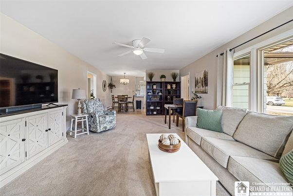 Dining room, Interior, Living room, Pendant Lights