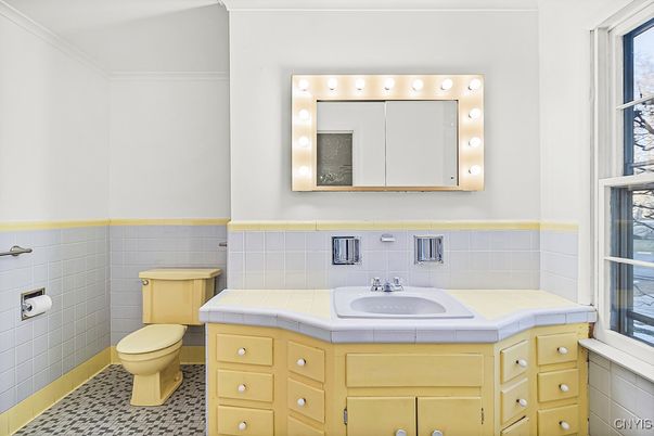 Bathroom, Interior, Tile Countertops