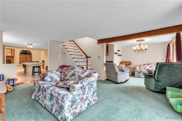 Chandelier, Interior, Kitchen, Living room