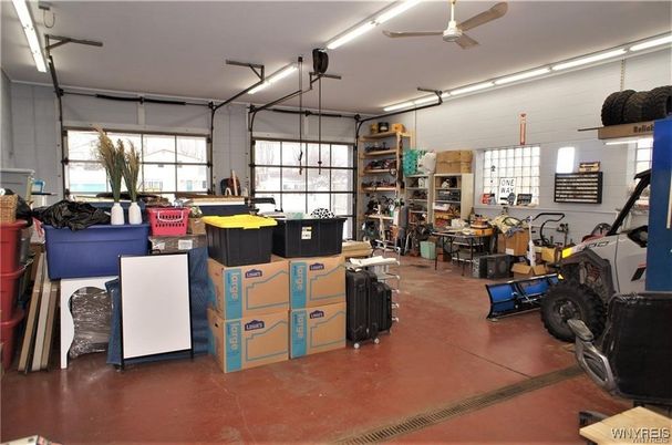 Garage, Interior