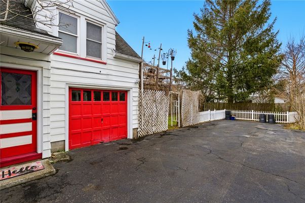 Detached Garage, Exterior
