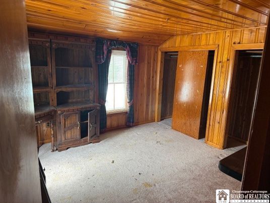 Empty room, Interior, Wooden Ceilings, Wooden Walls