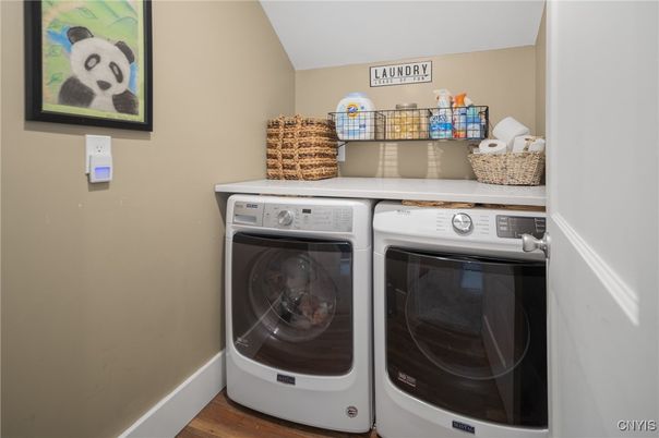 Interior, Washer, Wood Texture Flooring