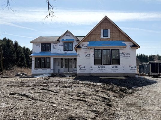 Exterior, Facade, Farmhouse