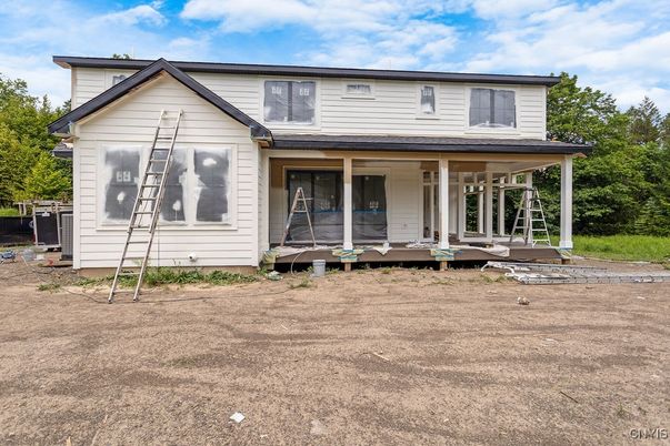 Exterior, Facade, Farmhouse