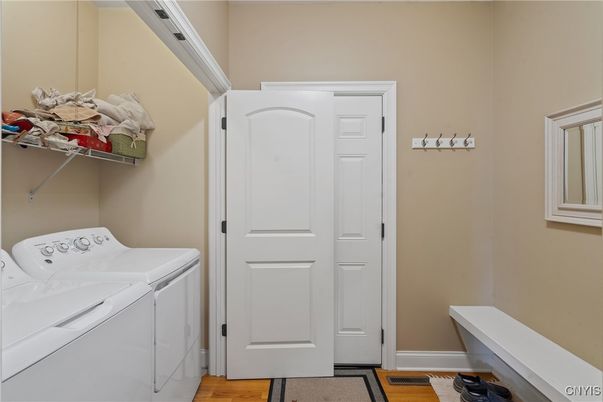 Interior, Utility Closets, Washer, Wood Texture Flooring