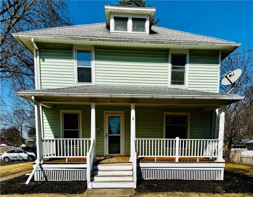 Exterior, Facade, American Foursquare