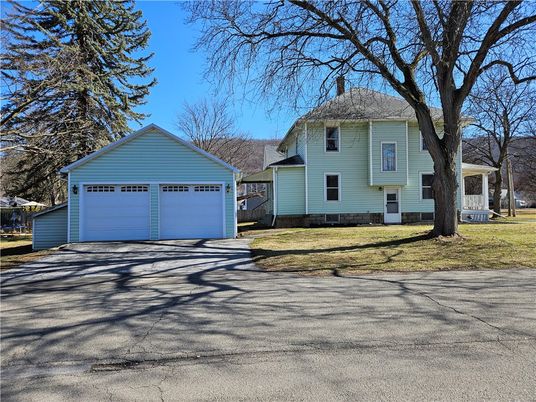 Attached, Detached Garage, Exterior, Facade, Split Level
