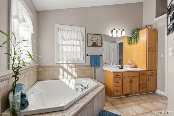 Bathroom, Dual Sink Vanities, Interior