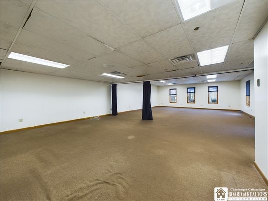 Empty room, Interior, Recessed Lighting