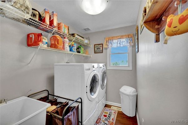 Interior, Utility Closets, Washer, Wood Texture Flooring