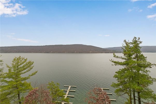 Exterior, Lake