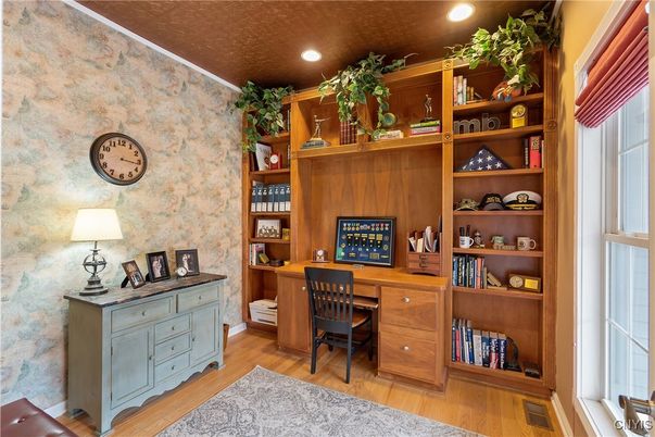 Home Office, Interior, Recessed Lighting, Wood Texture Flooring