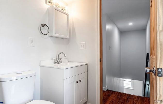 Bathroom, Interior, Recessed Lighting, Wood Texture Flooring
