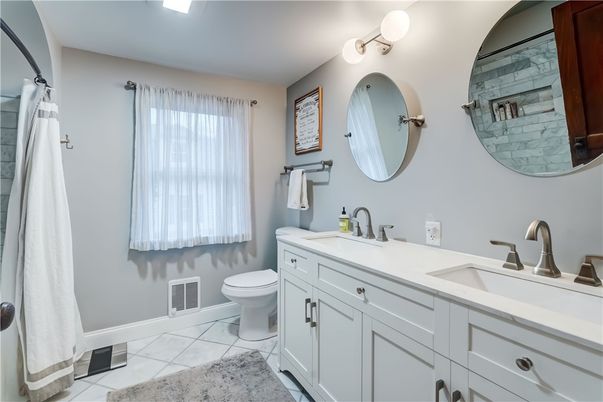 Bathroom, Dual Sink Vanities, Interior