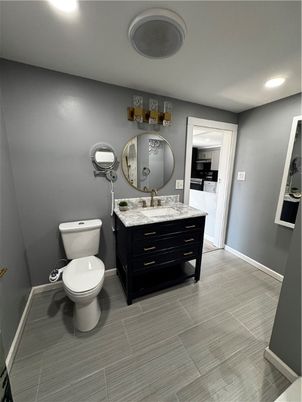 Bathroom, Interior, Recessed Lighting