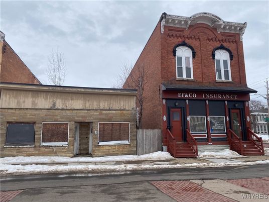 Exterior, Facade, Brick Facade, Rowhouse