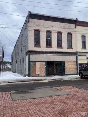 Attached, Exterior, Facade, Rowhouse