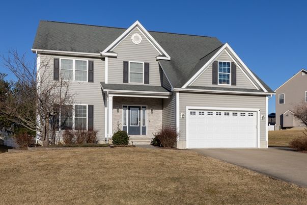 Attached, Exterior, Facade, Farmhouse