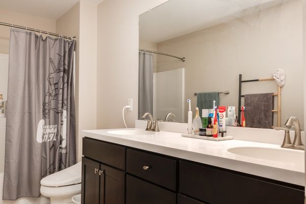 Bathroom, Dual Sink Vanities, Interior