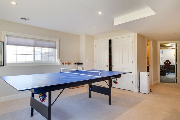 Game Room, Interior, Recessed Lighting