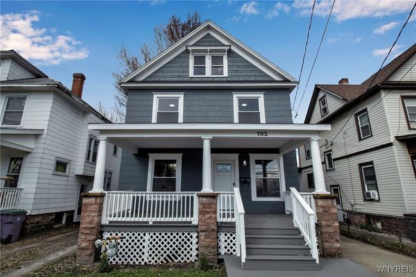 Exterior, Facade, Queen Anne Victorian