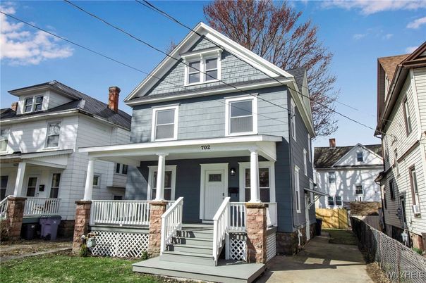 Exterior, Facade, Queen Anne Victorian