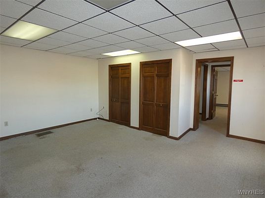 Empty room, Interior, Recessed Lighting