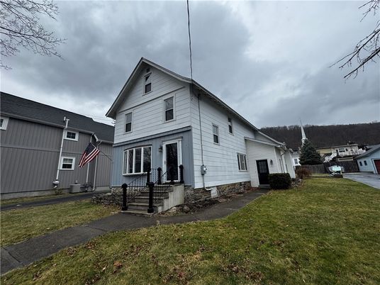 Backyard, Exterior, Facade, Farmhouse