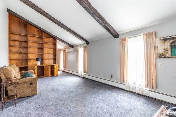 Empty room, Interior, Wooden Beams