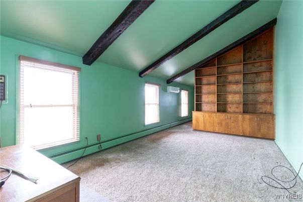 Empty room, Interior, Wooden Beams
