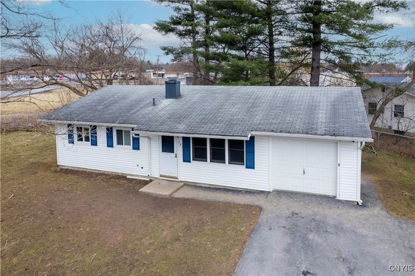 Attached, Exterior, Facade, Cape Cod