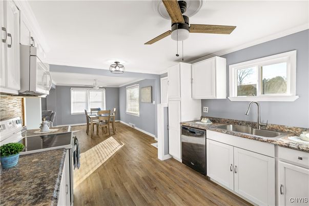 Chandelier, Dining room, Interior, Kitchen, Wood Texture Flooring