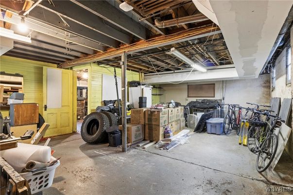 Garage, Interior