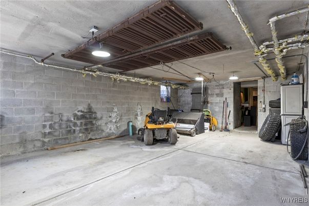 Garage, Interior, Stone Walls