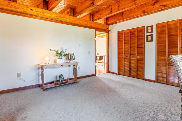 Empty room, Interior, Wooden Beams, Wooden Ceilings
