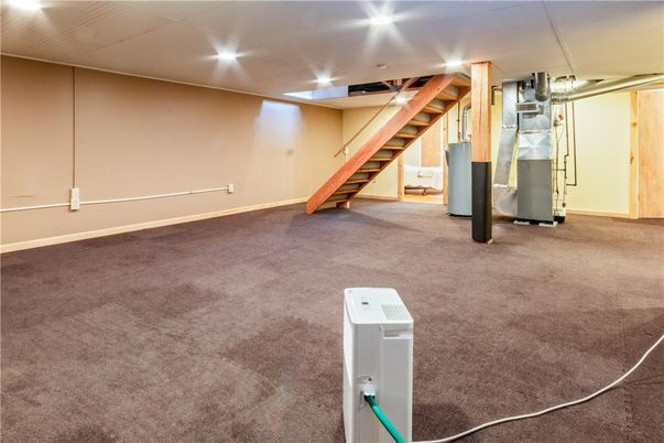 Empty room, Interior, Recessed Lighting