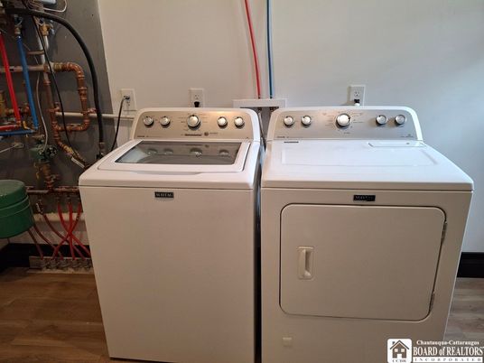 Interior, Utility Closets, Washer, Wood Texture Flooring