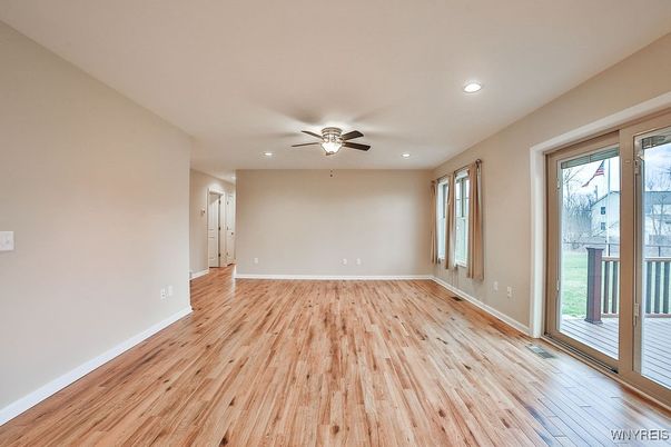 Empty room, Interior, Recessed Lighting, Wood Texture Flooring