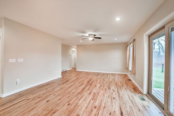 Empty room, Interior, Recessed Lighting, Wood Texture Flooring
