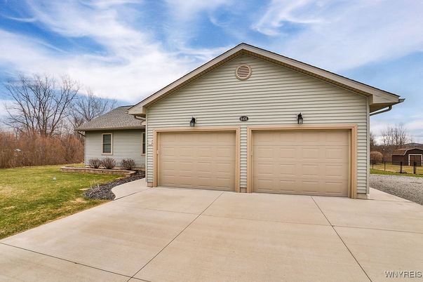 Detached Garage, Exterior