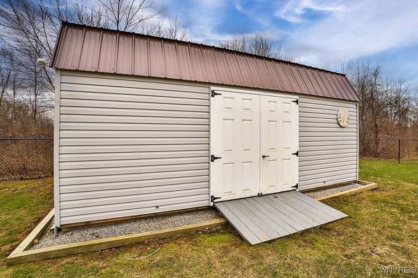 Detached Garage, Exterior