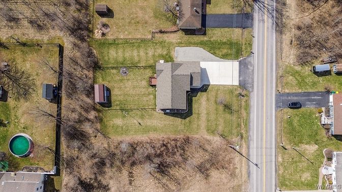 Exterior, Drone