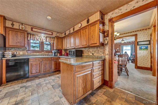 Chandelier, Dining room, Interior, Kitchen