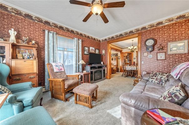 Chandelier, Dining room, Interior, Living room