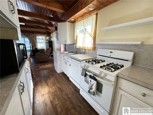 Interior, Kitchen, Living room, Wooden Beams, Wooden Ceilings, Wood Texture Flooring