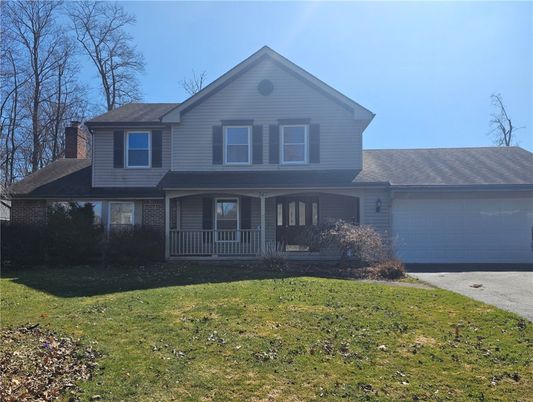 Attached, Exterior, Facade, Farmhouse