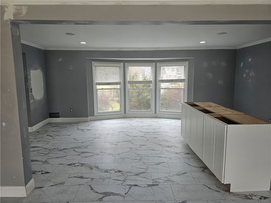 Empty room, Interior, Marble, Recessed Lighting