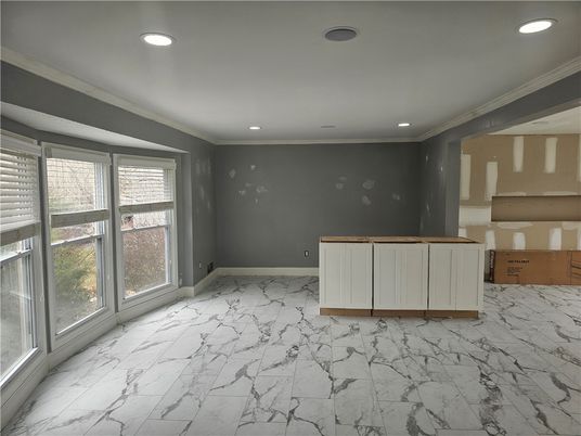 Empty room, Interior, Marble, Recessed Lighting