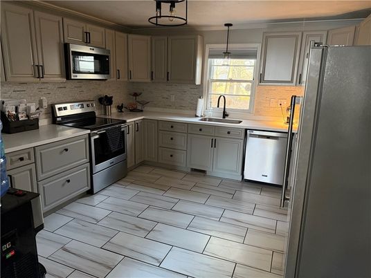 Interior, Kitchen, Pendant Lights, Stainless Steel Appliances